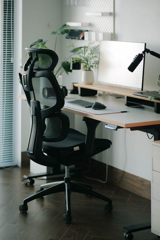 Tips for Choosing a Comfortable Desk Chair for Your Home or Office